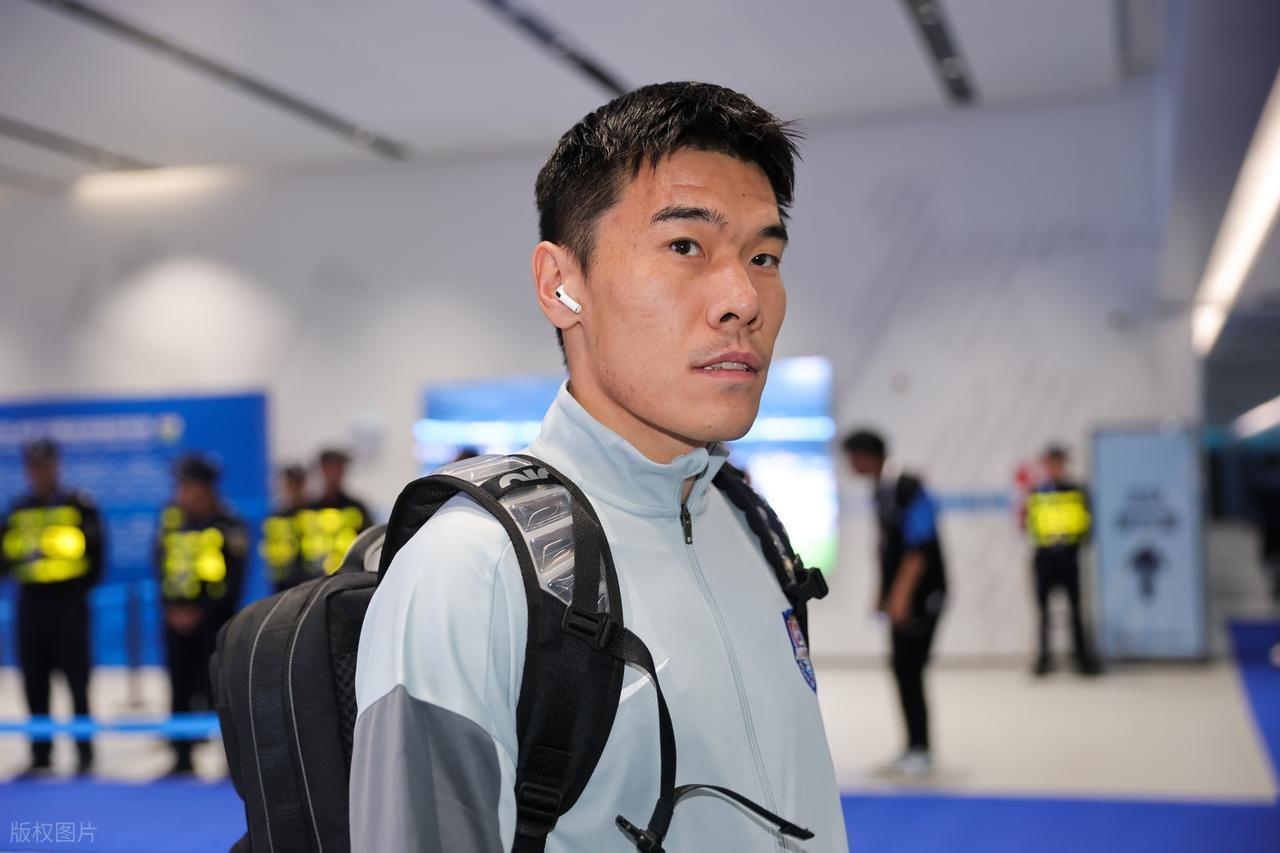 津门虎0比1惜败新鹏城，球迷直言这两人表现不佳，未来急需爆发